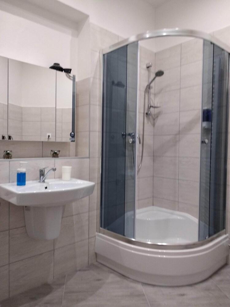 Kate & Jenny Apartments - Cosy Place In The City Center Pozsony Kültér fotó