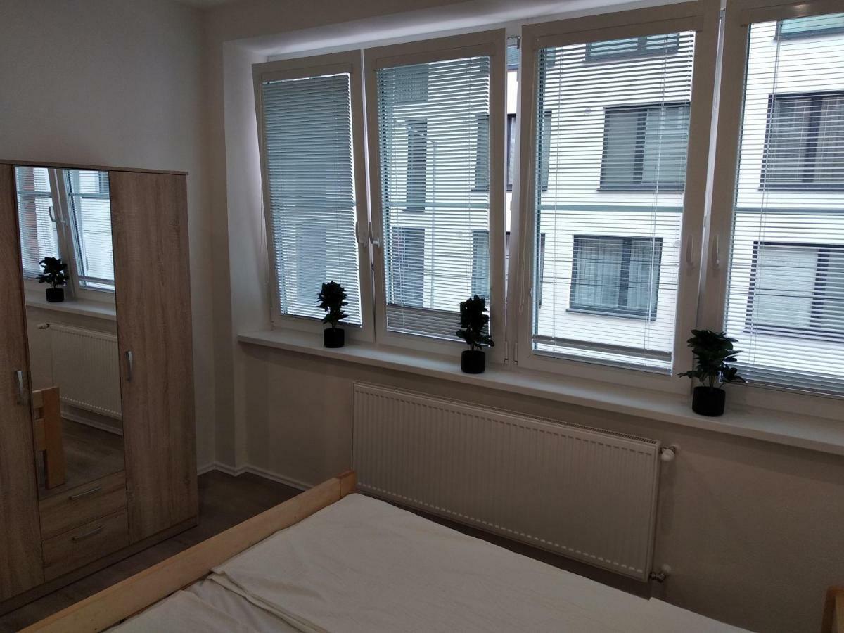 Kate & Jenny Apartments - Cosy Place In The City Center Pozsony Kültér fotó